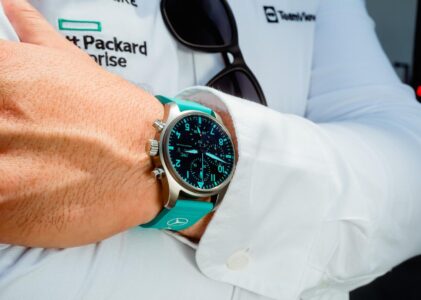 Práctico: replica IWC presenta el nuevo reloj de piloto Chronograph 41 Edition ‘Mercedes-AMG Petronas Formula One Team’