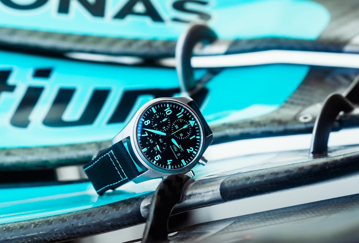 Práctico: replica IWC presenta el nuevo reloj de piloto Chronograph 41 Edition ‘Mercedes-AMG Petronas Formula One Team’