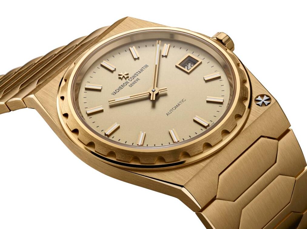 Oro brillante en Watches & Wonders: replica Vacheron Constantin’s Revived 222